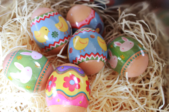 Un kit per decorare uova pasquali fai da te: semplice, veloce e d
